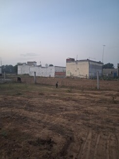 Plot For Sale in Vatika Kunj