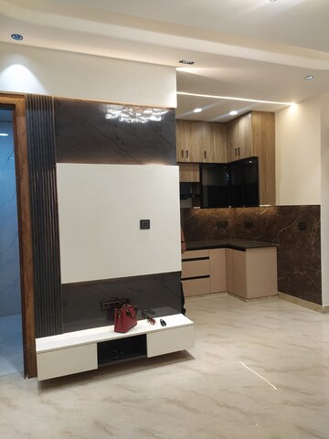 Furnished Amenities in 3 BHK Builder Floor at Sector 7 – for Sale