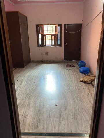 Room in 2.5 BHK Independent House at Sector 55 – for Rent