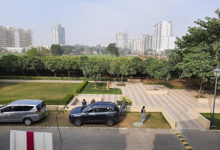  Parking, emaar-marbella-phase-2 5 Bedroom 360 Sq.Yd. Villa In Sector 66 Gurgaon 9406912
