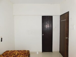 Room in 2 BHK Apartment at Bhoomi Samarth B Wing, Goregaon East – for Rent