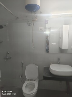 Bathroom in 3 BHK Apartment at Devindar Vihar, Sector 56 – for Rent