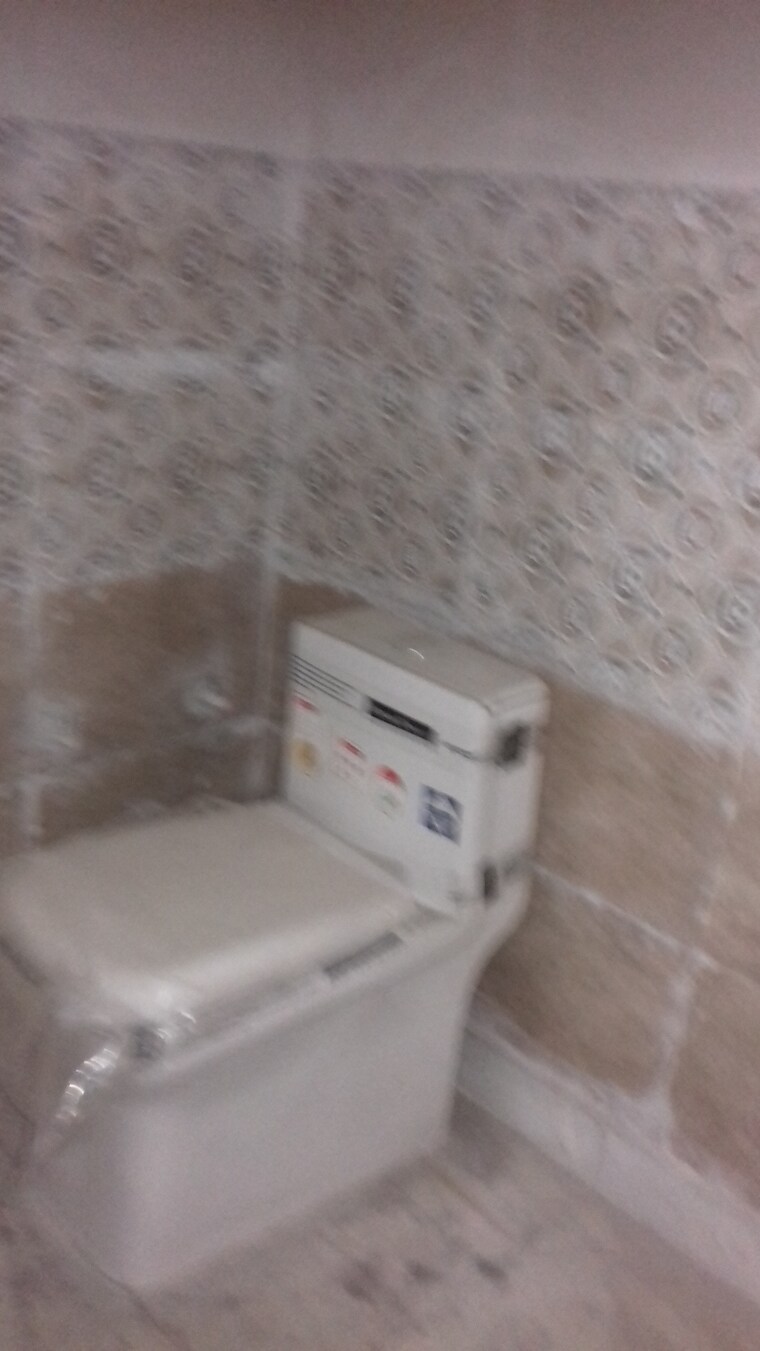 Bathroom, vasundhara sector 3 2 Bedroom 80 Sq.Yd. Builder Floor In Vasundhara Sector 3 Ghaziabad 9408114