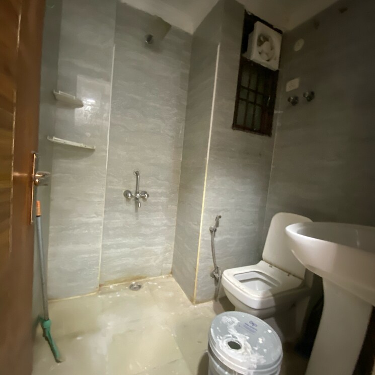 Bathroom, chattarpur 3 Bedroom 1000 Sq.Ft. Builder Floor In Chattarpur Delhi 9408203