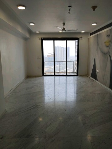 Room in 3 BHK Apartment at Cuffe Castle, Cuffe Parade – for Rent