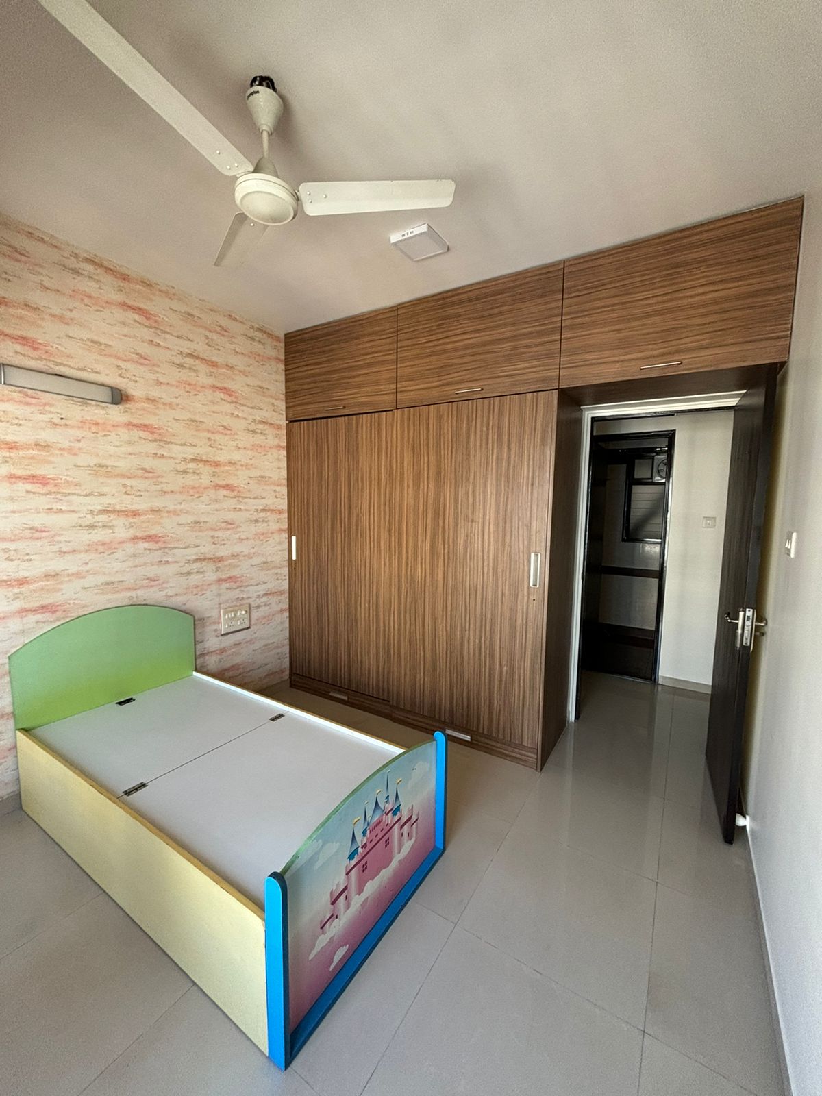 3 BHK + Pooja Room 1300 Sq.Ft. Apartment in Kalpataru Radiance