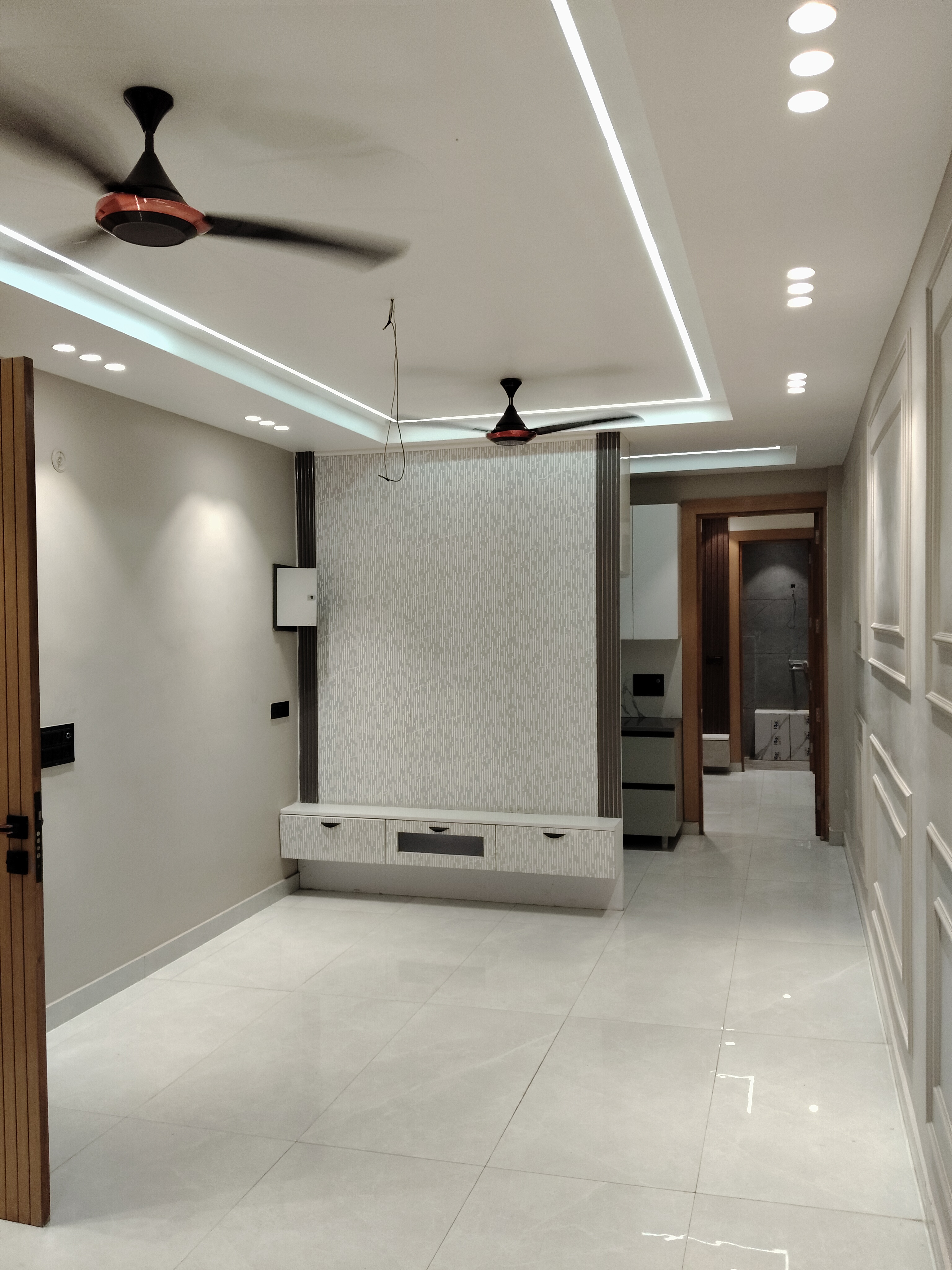 3 BHK + Pooja Room 1600 Sq.Ft. Builder Floor in Himalaya Apartment Vasundhara