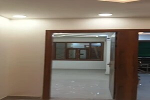 Room in 4 BHK Builder Floor at Sector 15 Dwarka – for Rent