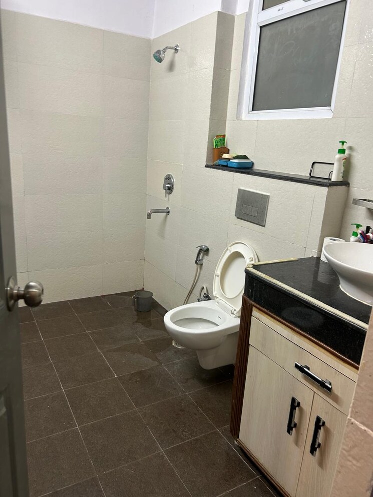 Attached Bathroom, faizabad road 3 Bedroom 1750 Sq.Ft. Apartment In Faizabad Road Lucknow 9408524