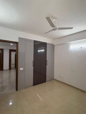 Room in 4 BHK Apartment at Shalimar Belvedere Court, Malesemau – for Sale