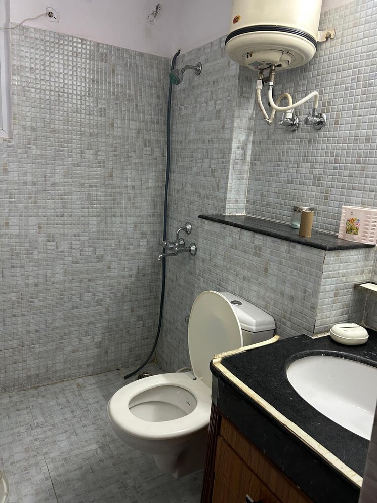 Bathroom, bbd-green-city-sun-breeze-apartments 3 Bedroom 1705 Sq.Ft. Apartment In Gomti Nagar Lucknow 9408623