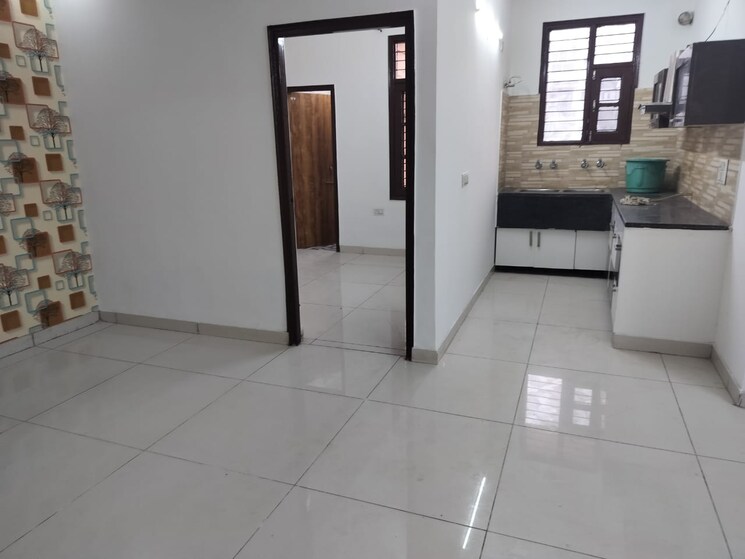 Room, dhakoli 3 Bedroom 128 Sq.Yd. Builder Floor In Dhakoli Zirakpur 9408630