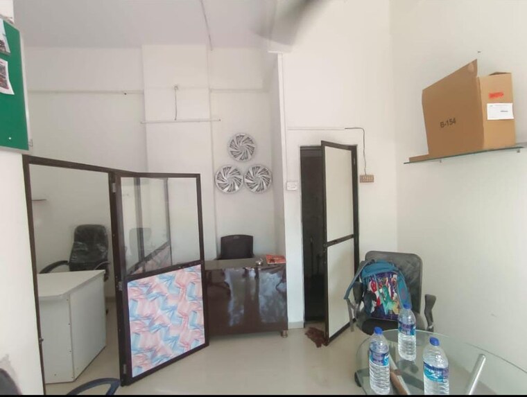 Team Area, mulund west Commercial Shop 300 Sq.Ft. In Mulund West Mumbai 9408119