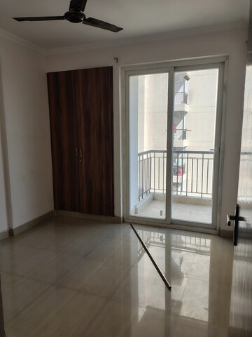 Room in 2 BHK Apartment at Amrapali Riverview, Amrapali Leisure Valley – for Rent