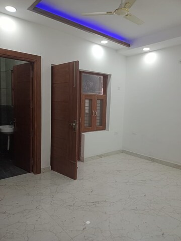 Room in 3 BHK Builder Floor at Rps Palms, Sector 88 – for Sale