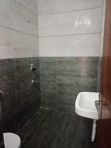 Bathroom in 3 BHK Builder Floor at Rps Palms, Sector 88 – for Sale