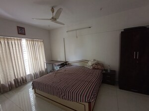 Bedroom in 5 BHK Penthouse at Tulsi Villa Santacruz, Santacruz West – for Rent