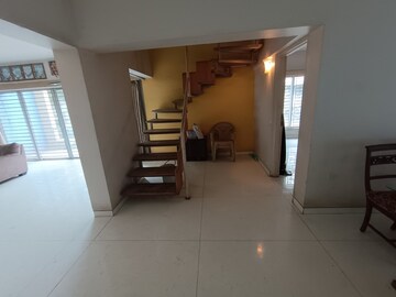 5 BHK Penthouse For Rent in Tulsi Villa Santacruz, Santacruz West