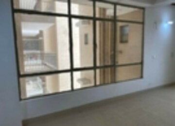 Room in 1 BHK Builder Floor at Saurabh Niwas, Sector 40 – for Rent