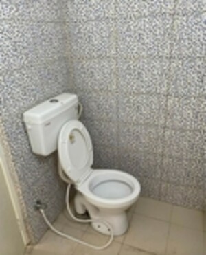 Bathroom in 1 BHK Builder Floor at Saurabh Niwas, Sector 40 – for Rent