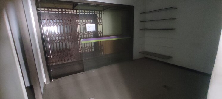 Room, park street Commercial Office Space 6300 Sq.Ft. In Park Street Kolkata 9408768