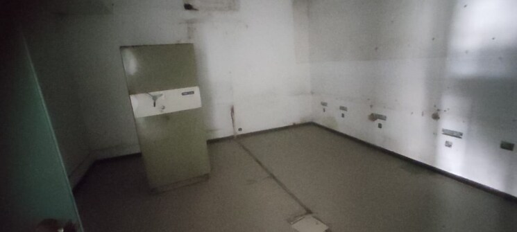 Room, park street Commercial Office Space 6300 Sq.Ft. In Park Street Kolkata 9408768