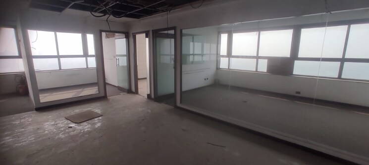 Room, park street Commercial Office Space 6300 Sq.Ft. In Park Street Kolkata 9408768