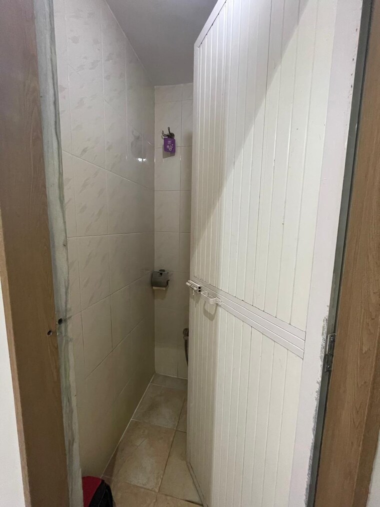 Bathroom, suchidham-complex 2 Bedroom 600 Sq.Ft. Apartment In Goregaon East Mumbai 9408883