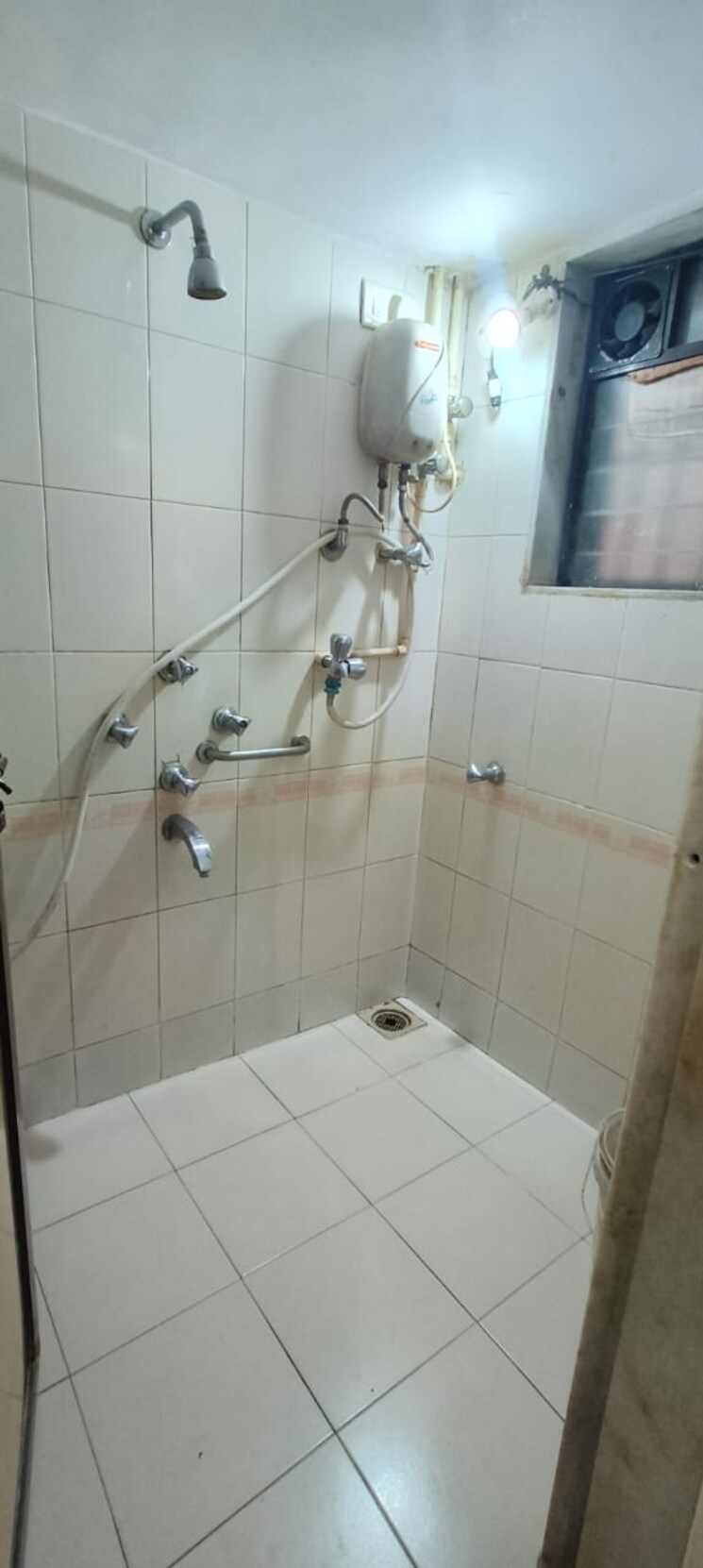Bathroom, lokpuram-chs 1 Bedroom 450 Sq.Ft. Apartment In Vasant Vihar Thane 9408897