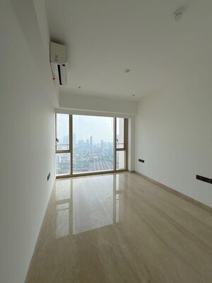 Room in 3 BHK Apartment at Worli – for Rent