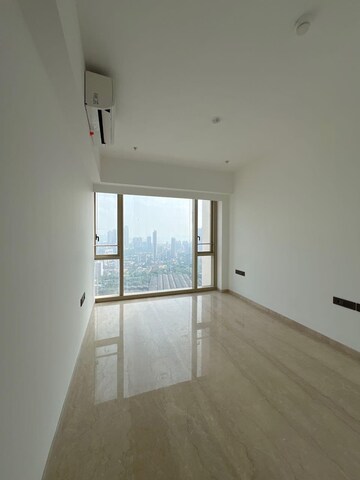 Room in 3 BHK Apartment at Worli – for Rent