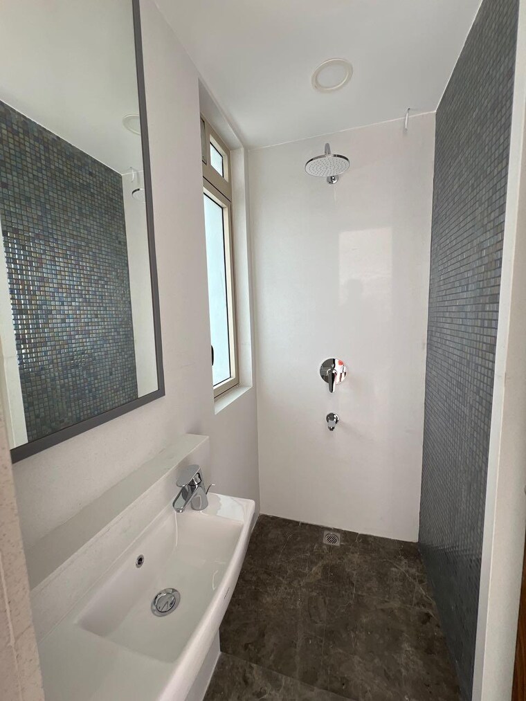 Bathroom, worli 3 Bedroom 1280 Sq.Ft. Apartment In Worli Mumbai 9408879