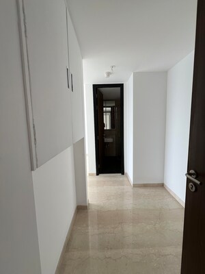 Furnished Amenities in 3 BHK Apartment at Worli – for Rent