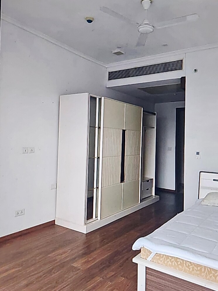 Room, prabhadevi 3 Bedroom 1620 Sq.Ft. Apartment In Prabhadevi Mumbai 9408995