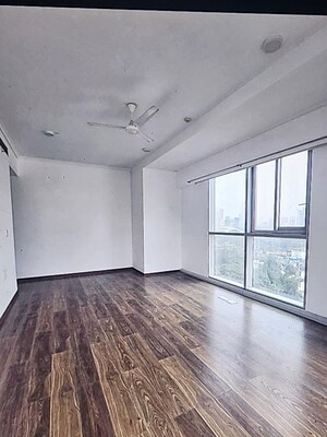 Room in 3 BHK Apartment at Prabhadevi – for Rent