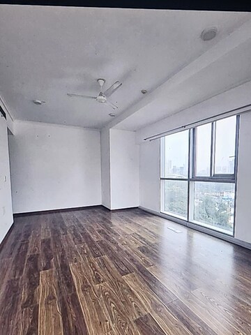 Room in 3 BHK Apartment at Prabhadevi – for Rent