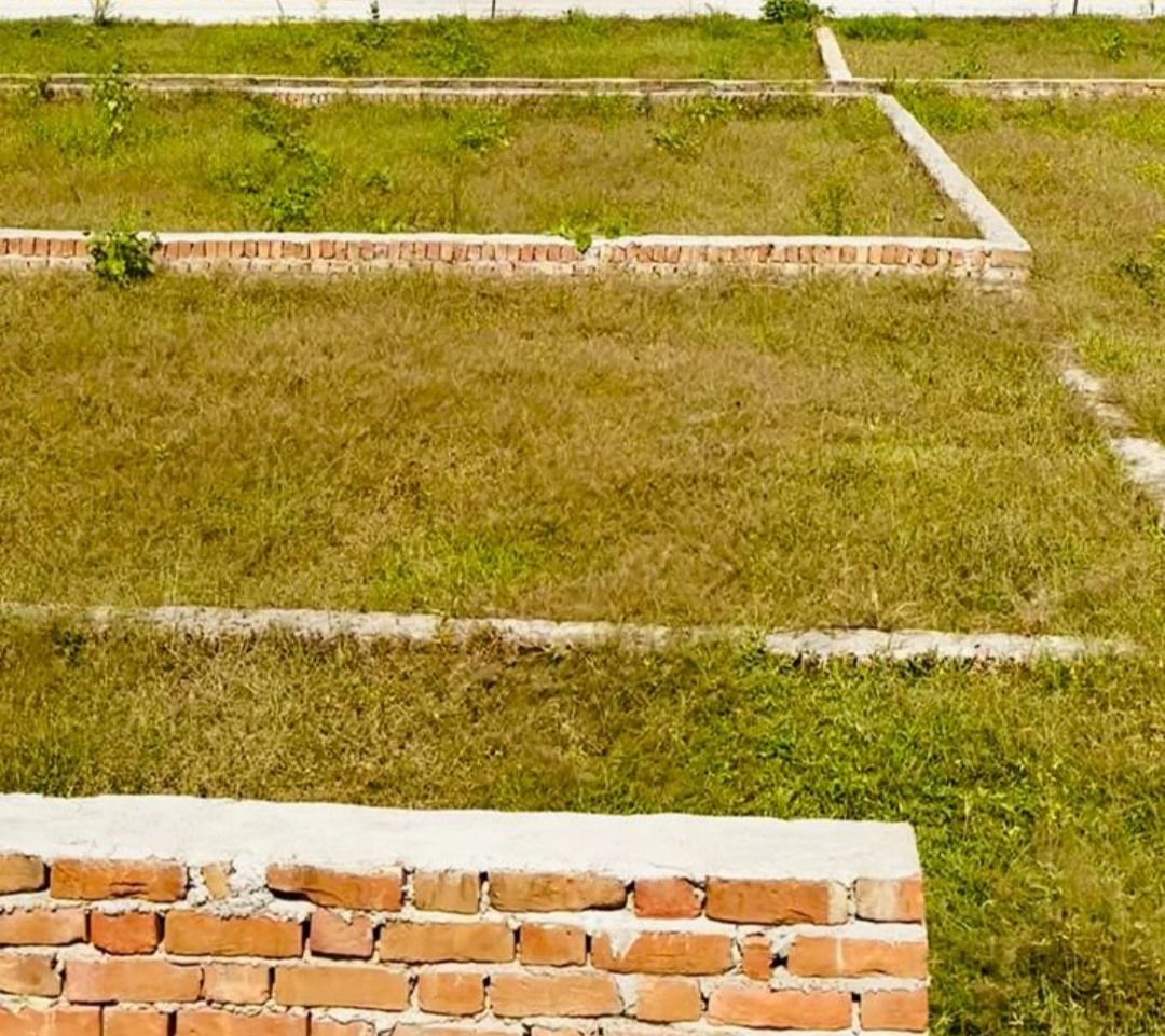 Plot For Sale in Mohanlalganj