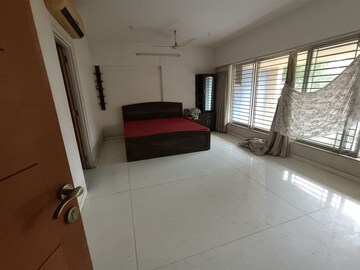 Bedroom in 5 BHK Apartment at Tulsi Villa Santacruz, Santacruz West – for Rent