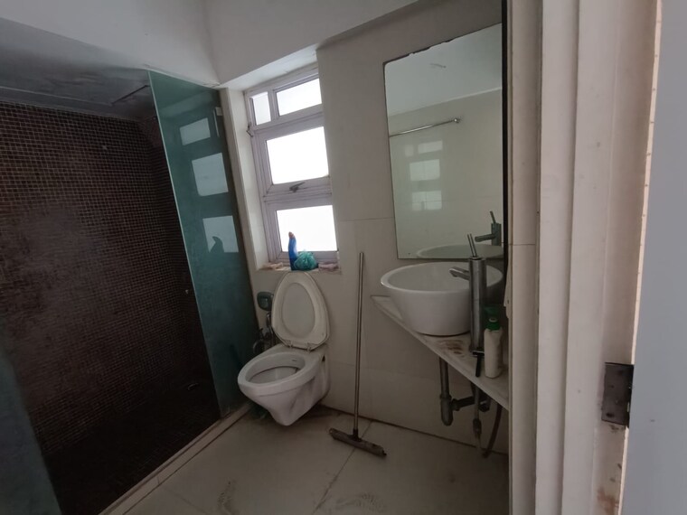 Bathroom, tulsi-villa-santacruz 5 Bedroom 1500 Sq.Ft. Apartment In Santacruz West Mumbai 9409071
