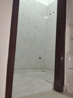 Building Lobby in 2 BHK Builder Floor at Sun Homes, Shakti Khand Iii – for Sale