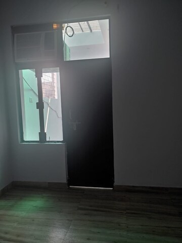 Room in 3 BHK Independent House at Gomti Nagar – for Rent