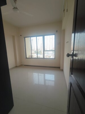 Room in 2 BHK Apartment at Pleasant CHS Malad, Malad West – for Rent