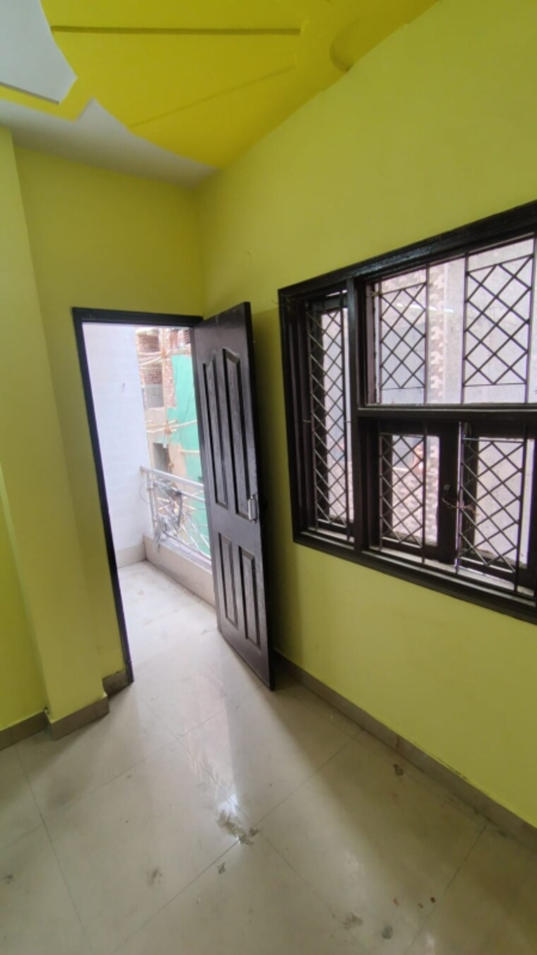 Room, new ashok nagar 2 Bedroom 640 Sq.Ft. Builder Floor In New Ashok Nagar Delhi 9409127