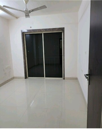 Room in 2 BHK Apartment at Regency Heights, Ghodbunder Road – for Rent