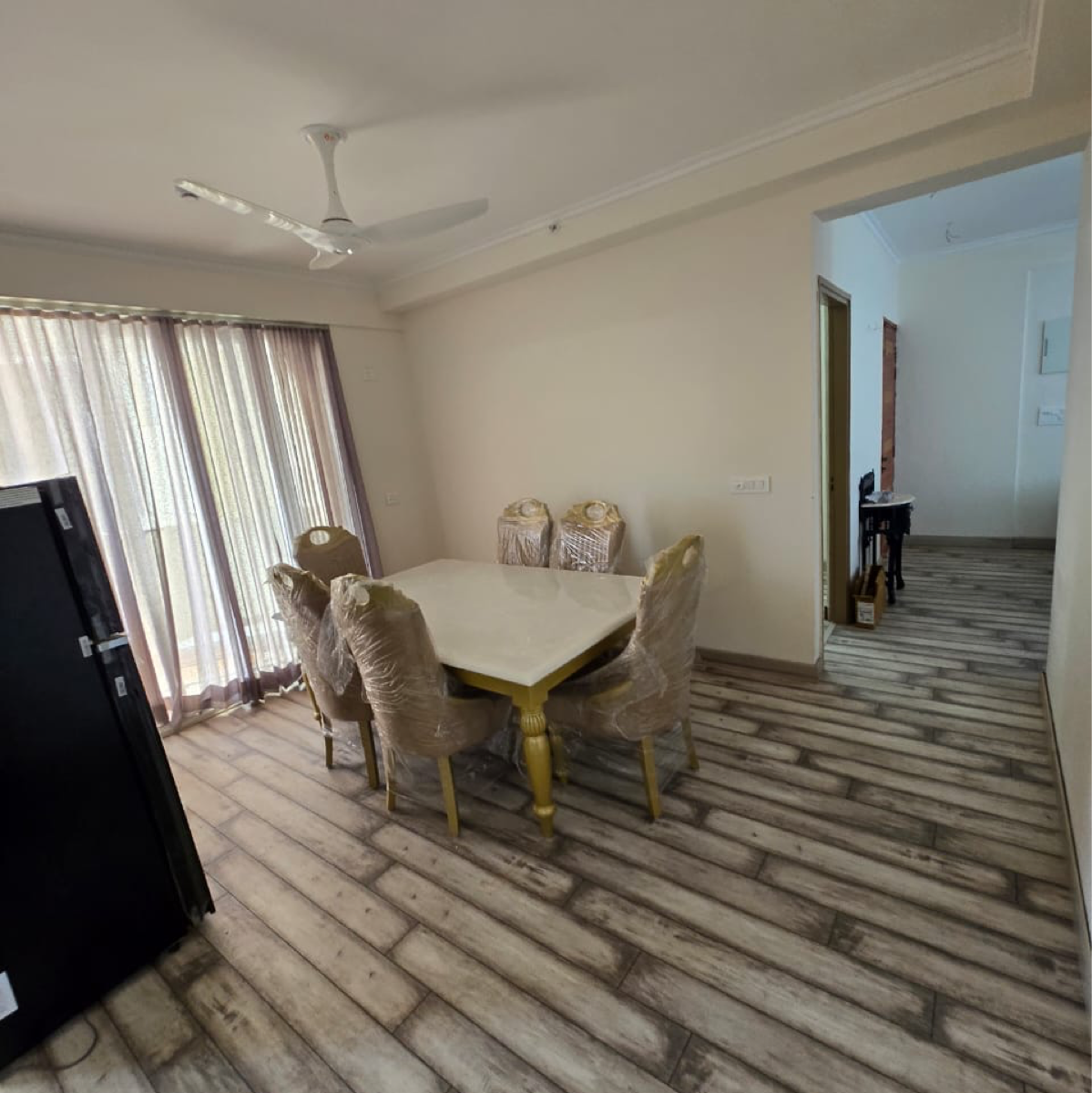 2.5 BHK + Servant Room Apartment For Sale in Pareena Coban Residences