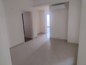 Room in 3 BHK Apartment at Emaar Palm Gardens, Sector 83 – for Rent