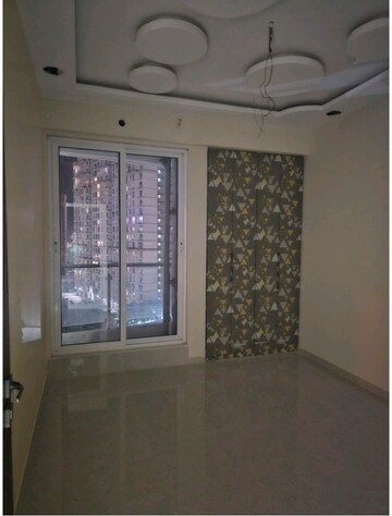 Room in 3 BHK Apartment at Rosa Manhattan, Ghodbunder Road – for Rent
