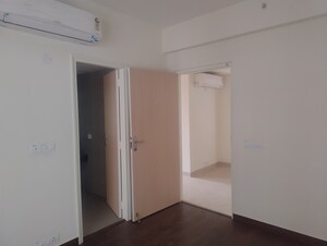 Room in 3 BHK Apartment at Emaar Palm Gardens, Sector 83 – for Rent