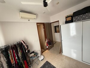 Team Area in 3 BHK Apartment at Lodha The Park, Worli – for Rent