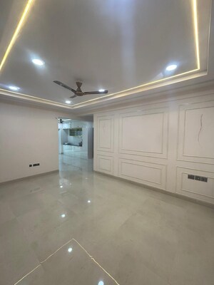 Room in 3 BHK Apartment at Aurobindo The Regent, Kondapur – for Rent